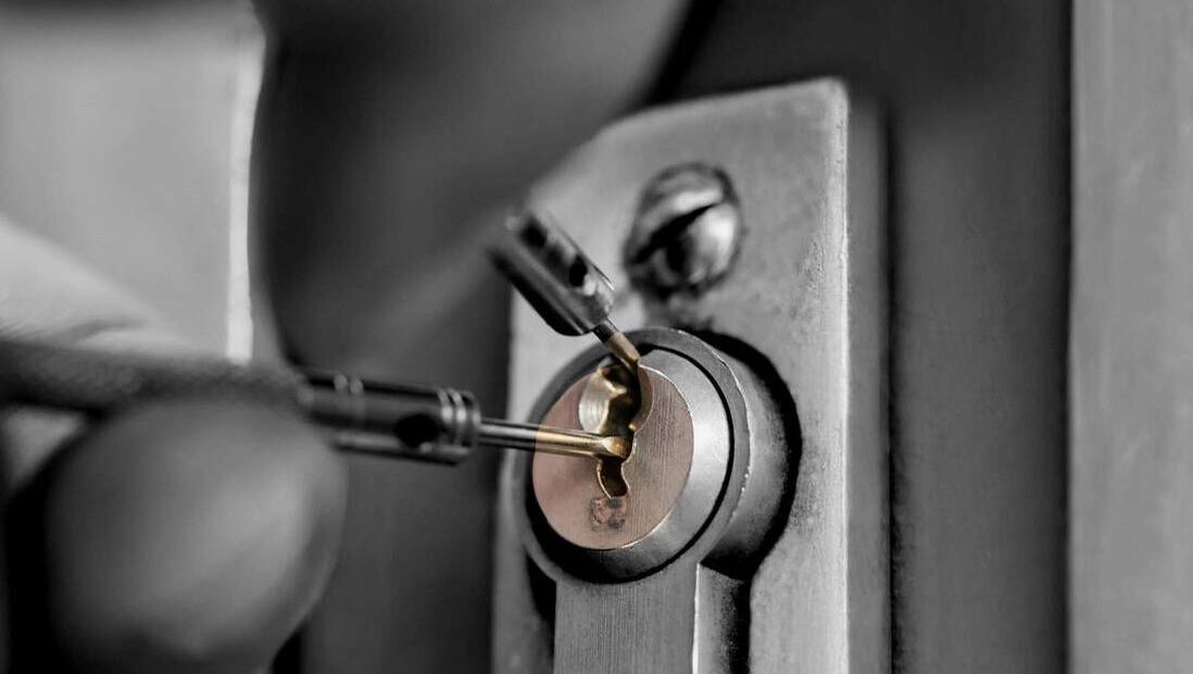 Residential locksmith